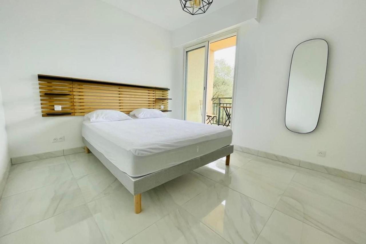 Nice And Bright 60 M With Terrace View On The Sea アジャクシオ エクステリア 写真
